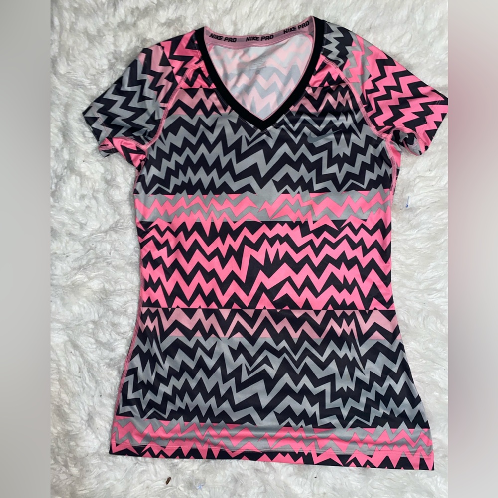 Nike PRO Running Dri Fit Short Sleeve Geometric Chevron Top Running Women medium